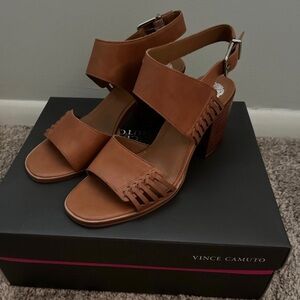Vince camuto brown sandals size 7
